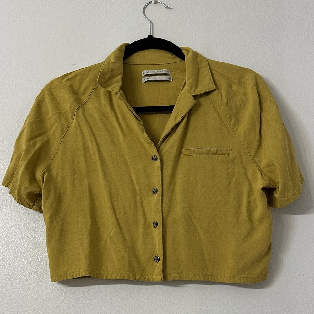 Urban outfitters Noah Cropped Button-Down Shirt